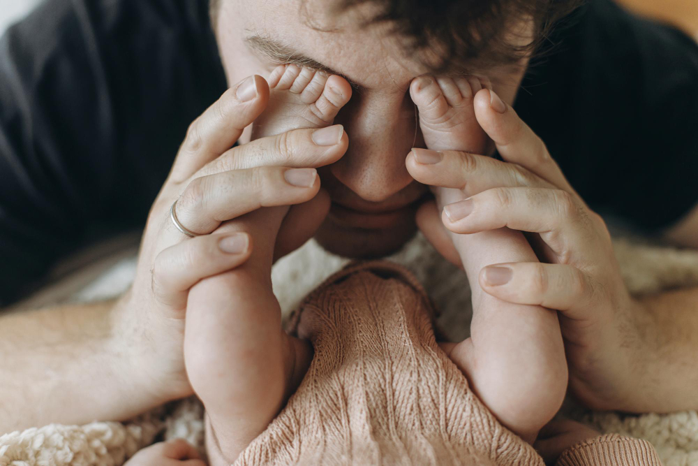 Lehet egy apának szülés utáni depressziója? Amit a kutatások mondanak